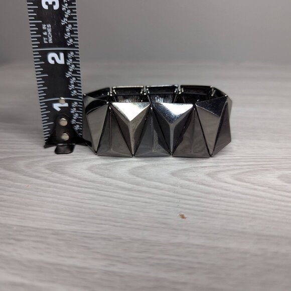 Gray Metal Stretch Geometric Bracelet One Size - Picture 5 of 5